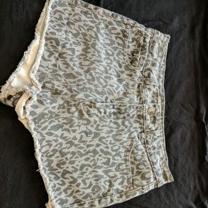 Gray leopard high waist shorts